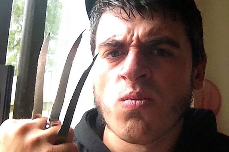 Jed Allen with a 'Wolverine' hand