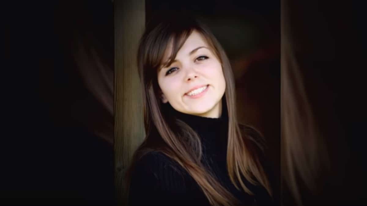 Kelsey Smith posing for the camera