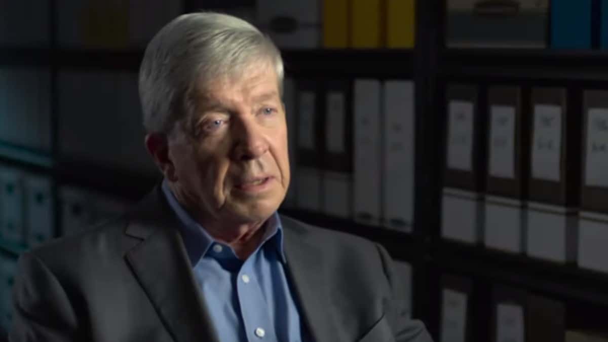 Lt. Joe Kenda being interviewed