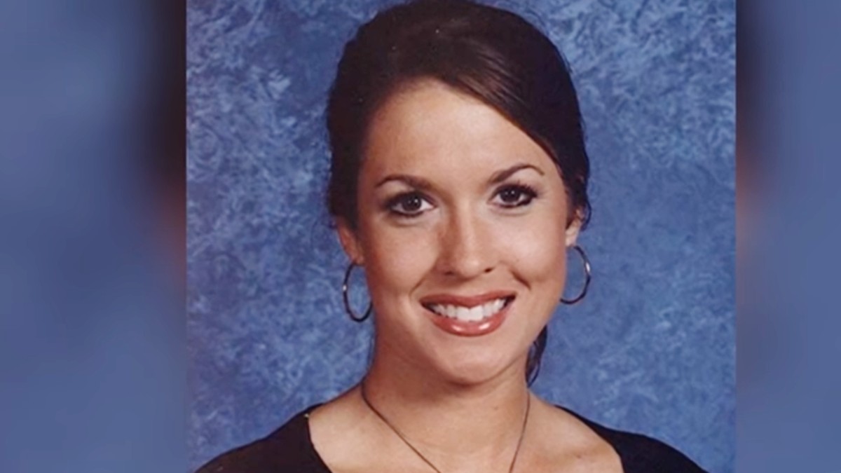 Portrait pic of Tara Grinstead