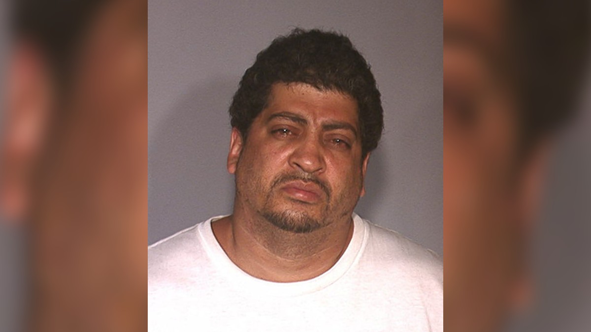 Mugshot of Luis Perez