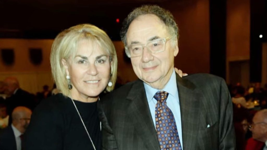 Honey and Barry Sherman pose for a photo.