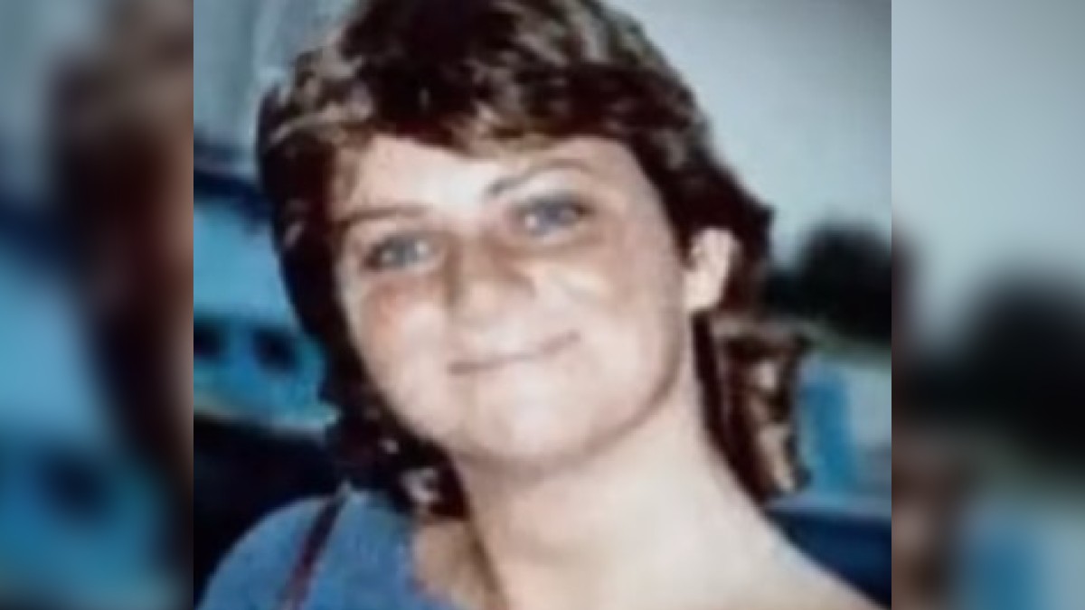 Beth Barnard smiling for a pic